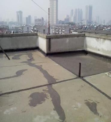 平凉市漏水维修 楼顶漏水是什么原因，楼顶漏水维修方法是什么?
